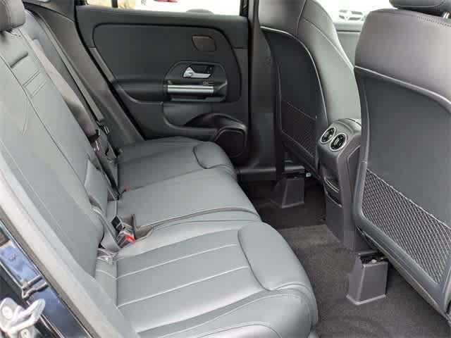 2025 Mercedes-Benz GLA 250 9