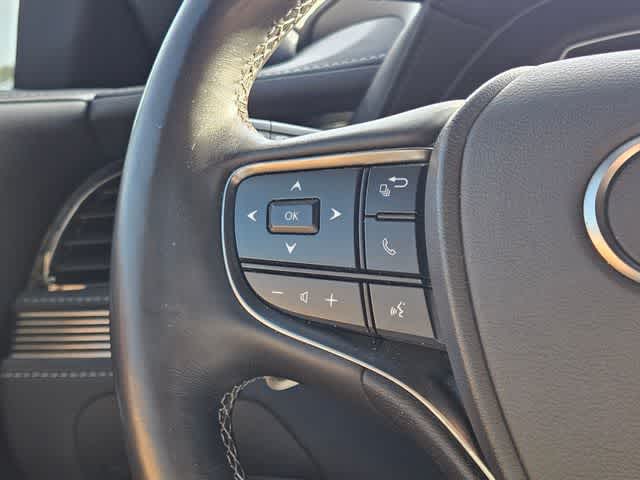 Thumbnail: 2021 Lexus LS - 23