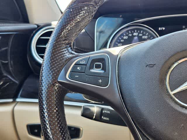 Thumbnail: 2017 Mercedes-Benz E-Class - 23