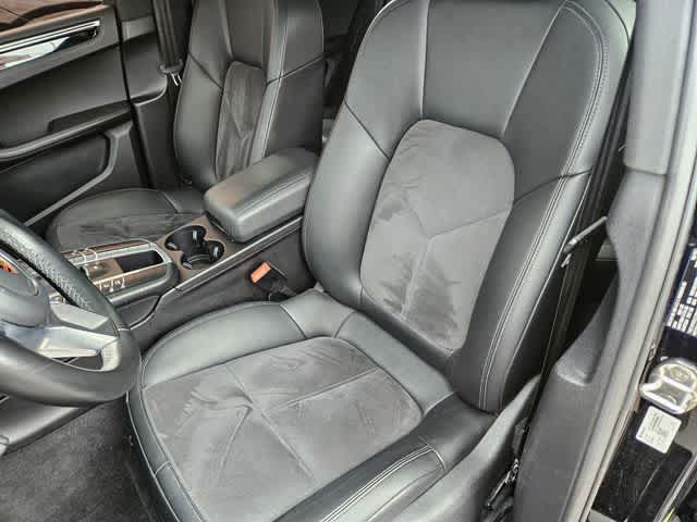 Thumbnail: 2020 Porsche Macan - 14