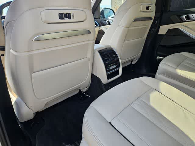 Thumbnail: 2024 BMW X7 - 18