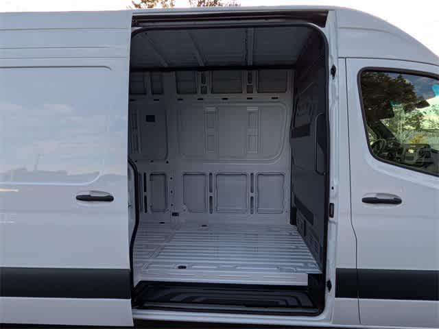 Thumbnail: 2026 Mercedes-Benz Sprinter - 17