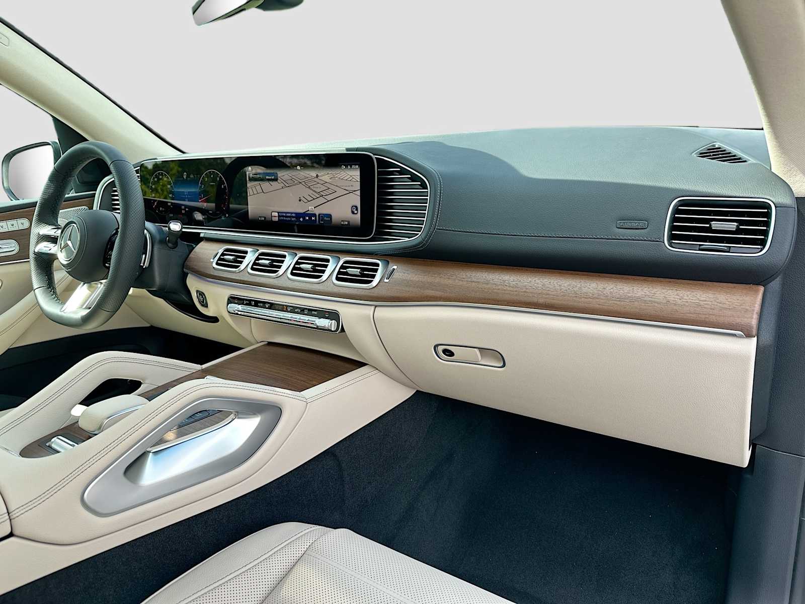 Thumbnail: 2026 Mercedes-Benz GLS - 32