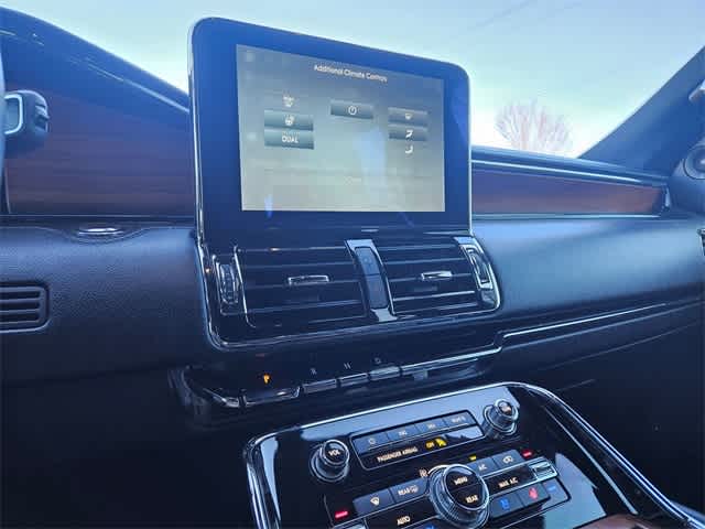 Thumbnail: 2019 Lincoln Navigator L - 30