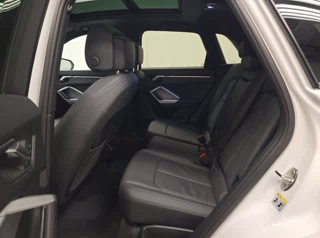 Thumbnail: 2025 Audi Q3 - 6