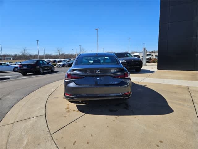 Thumbnail: 2024 Lexus ES - 7