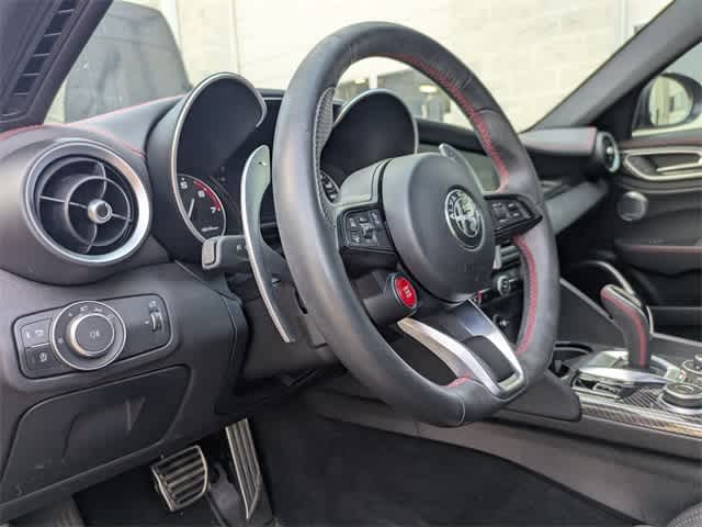 Thumbnail: 2023 Alfa Romeo Giulia - 10