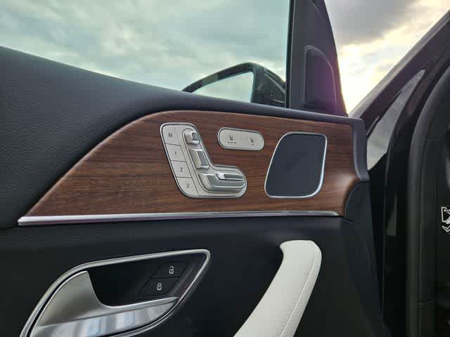 Thumbnail: 2026 Mercedes-Benz GLE - 17