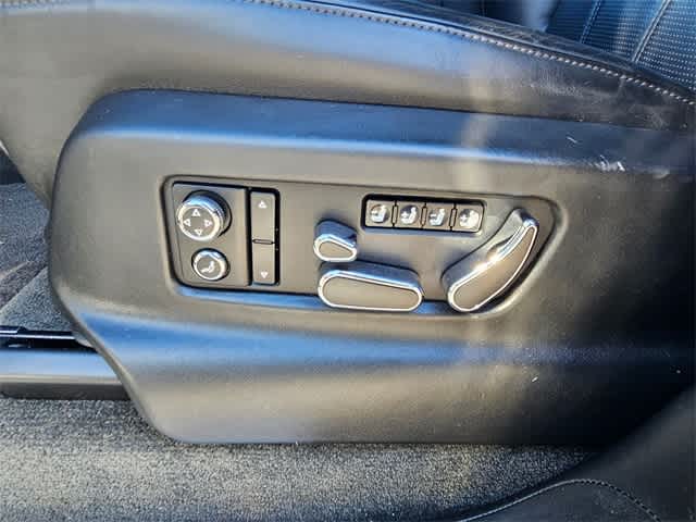 Thumbnail: 2020 Bentley Bentayga - 14