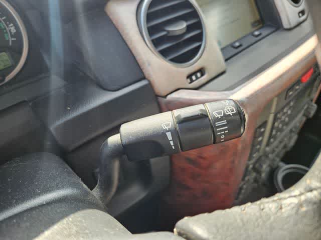 Thumbnail: 2005 Land Rover LR3 - 28