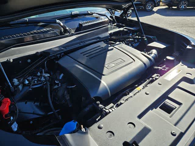 Thumbnail: 2025 Land Rover Defender - 15