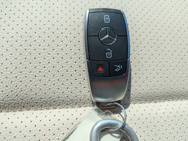 Thumbnail: 2026 Mercedes-Benz GLE - 32