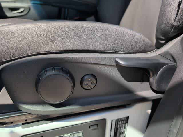 Thumbnail: 2026 Mercedes-Benz Sprinter - 16