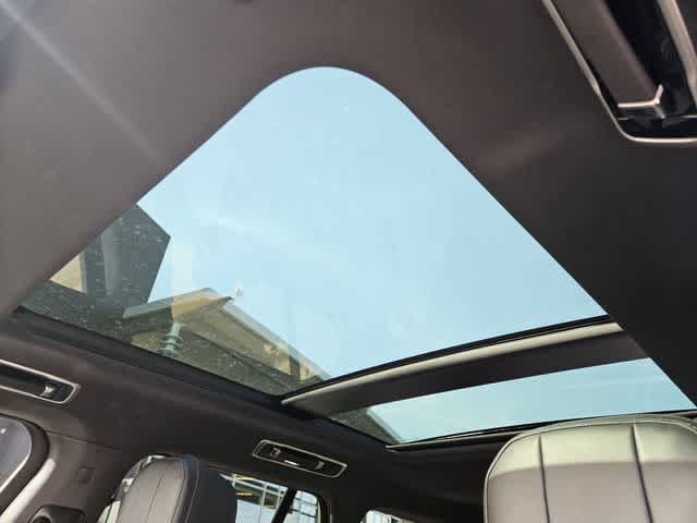 Thumbnail: 2025 Land Rover Range Rover - 17