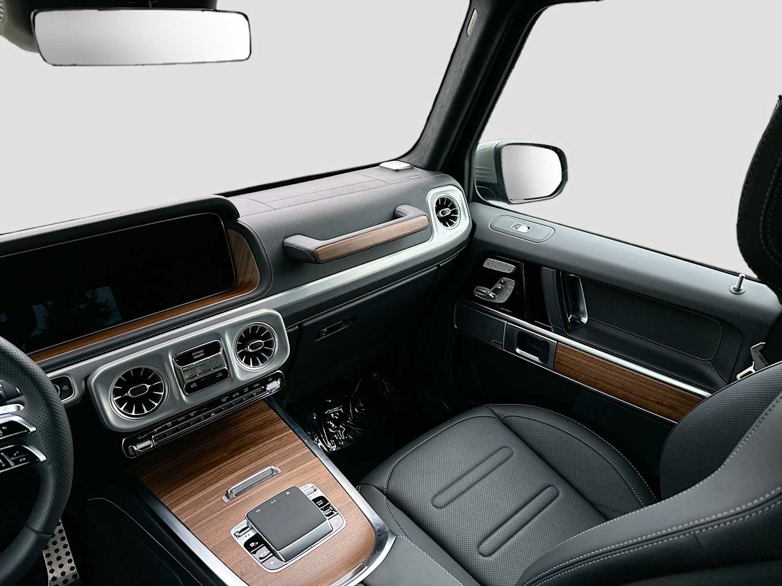 Thumbnail: 2026 Mercedes-Benz G-Class - 25