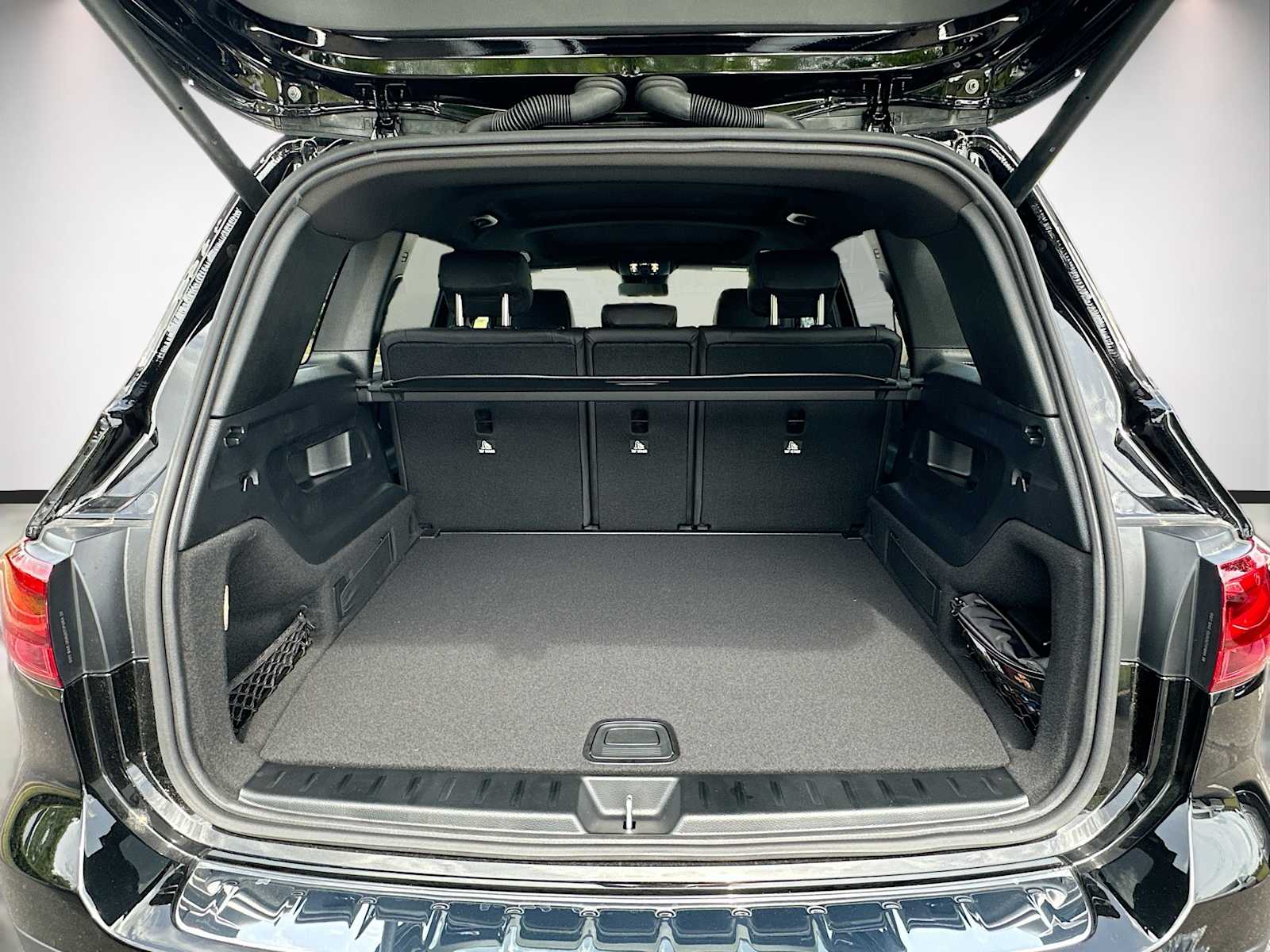 Thumbnail: 2026 Mercedes-Benz GLB - 26