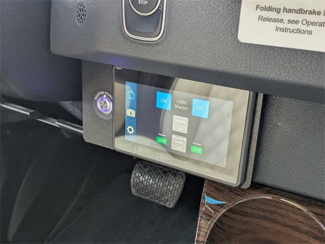 Thumbnail: 2024 Mercedes-Benz Sprinter - 33