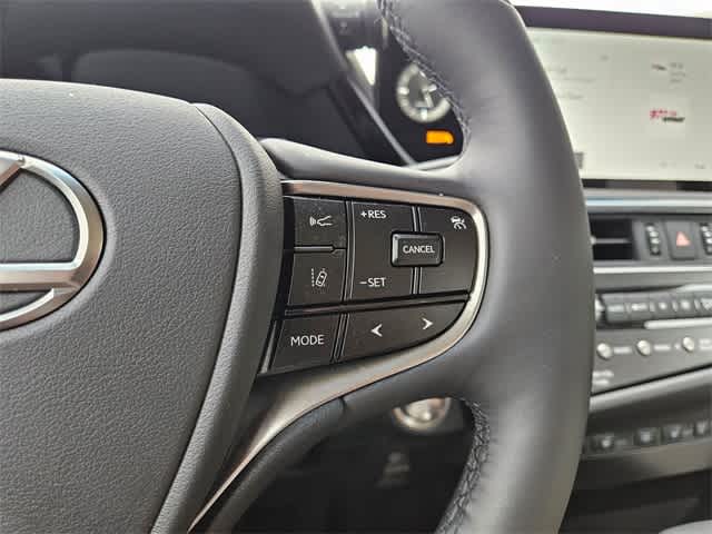 Thumbnail: 2025 Lexus ES - 24