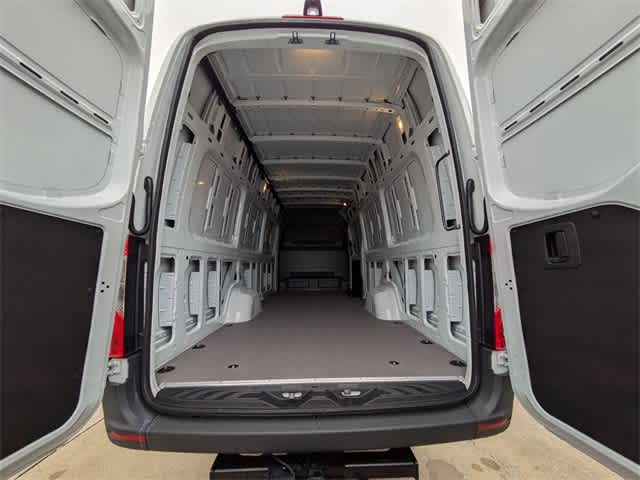 Thumbnail: 2026 Mercedes-Benz Sprinter - 31