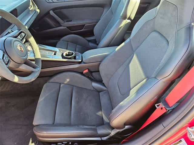 Thumbnail: 2025 Porsche 911 - 16