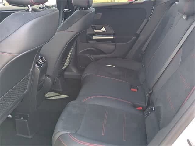 2025 Mercedes-Benz GLA 250 5