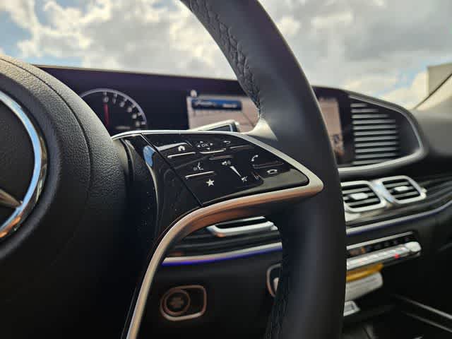 Thumbnail: 2026 Mercedes-Benz GLE - 26