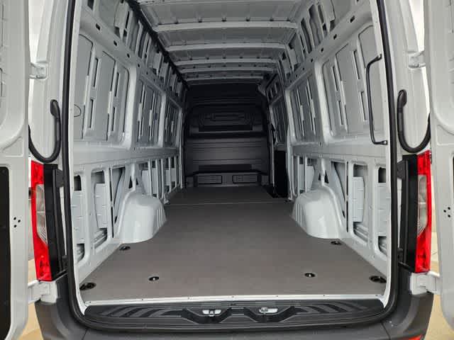 Thumbnail: 2026 Mercedes-Benz Sprinter - 21