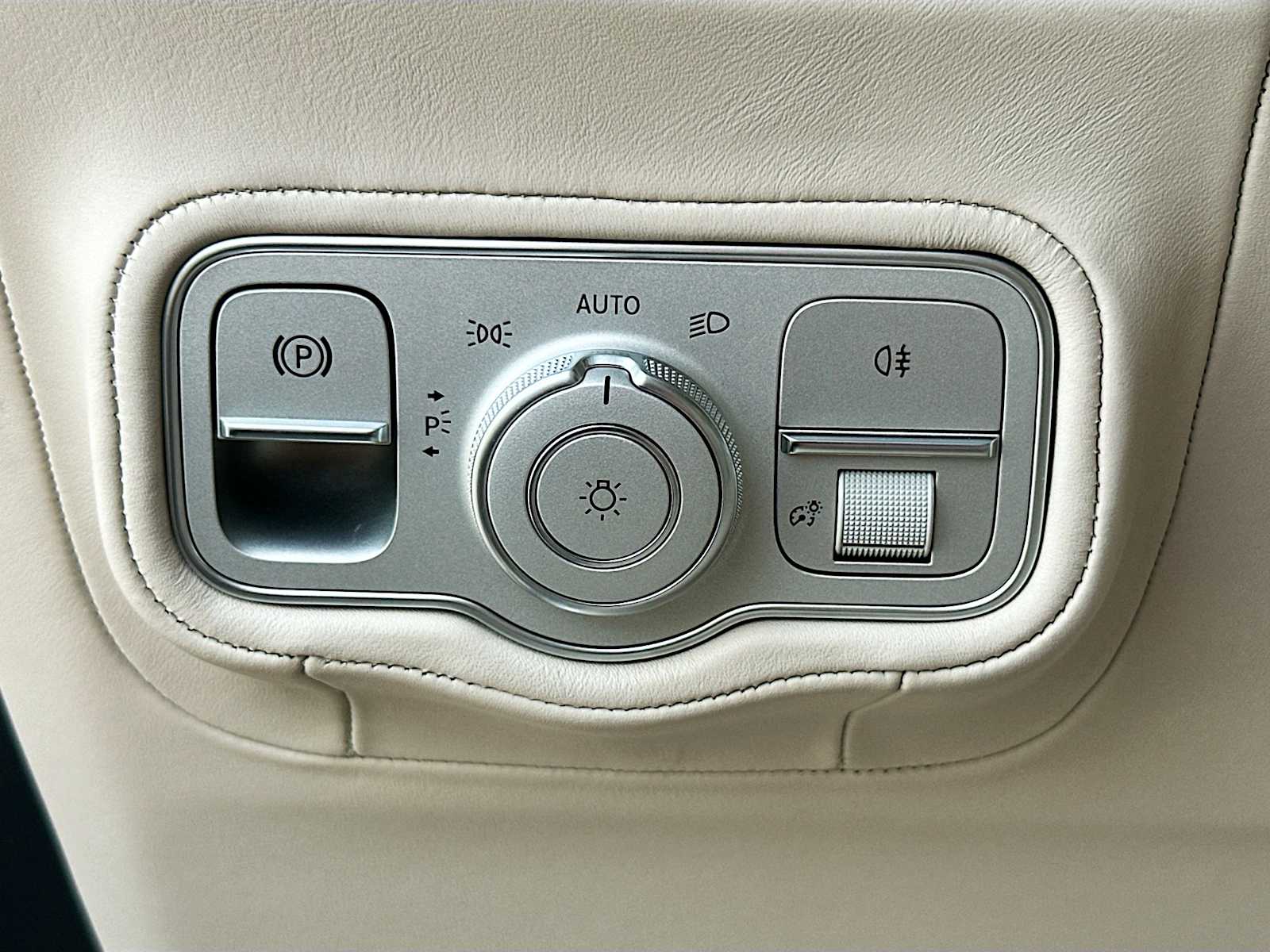 Thumbnail: 2026 Mercedes-Benz G-Class - 10