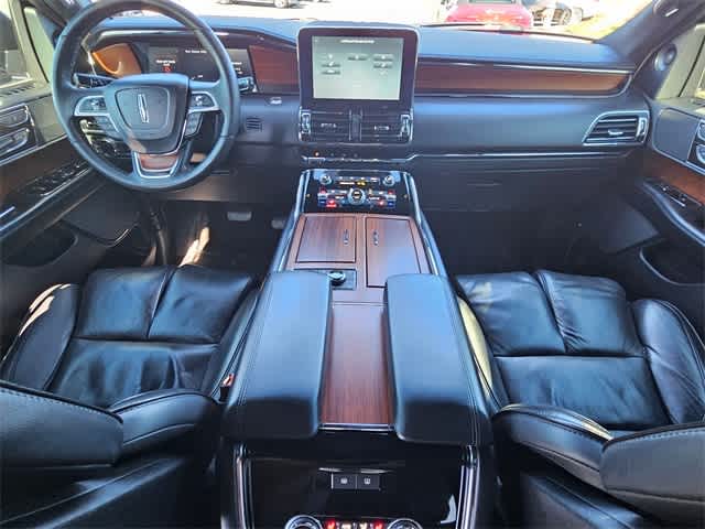 Thumbnail: 2019 Lincoln Navigator L - 16