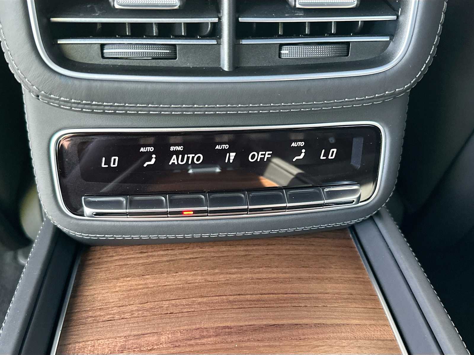 Thumbnail: 2024 Mercedes-Benz GLS - 28