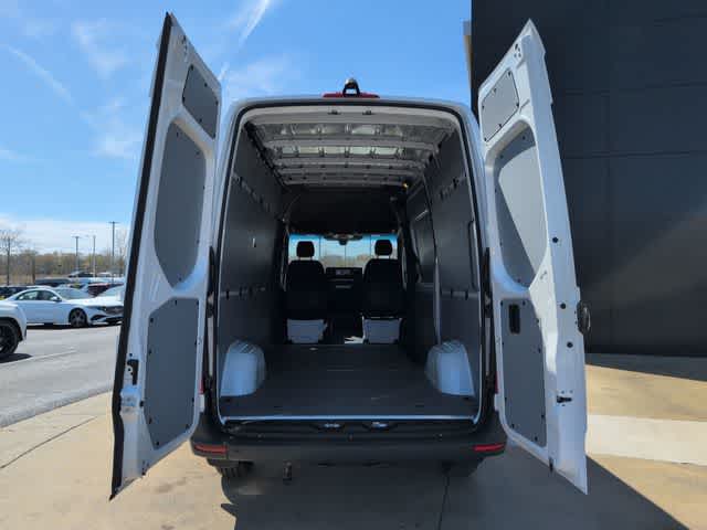 Thumbnail: 2026 Mercedes-Benz Sprinter - 30