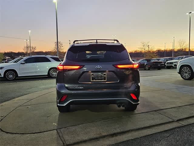 Thumbnail: 2023 Toyota Highlander - 7
