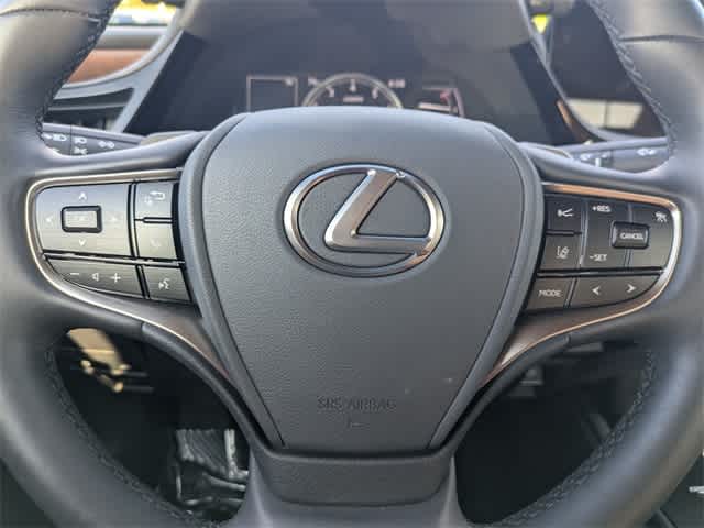Thumbnail: 2025 Lexus ES - 22