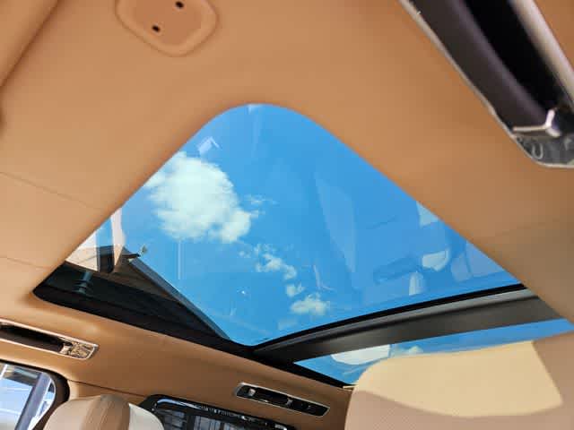 Thumbnail: 2026 Land Rover Range Rover - 17