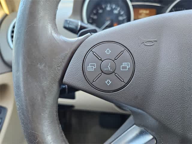 Thumbnail: 2011 Mercedes-Benz M-Class - 24