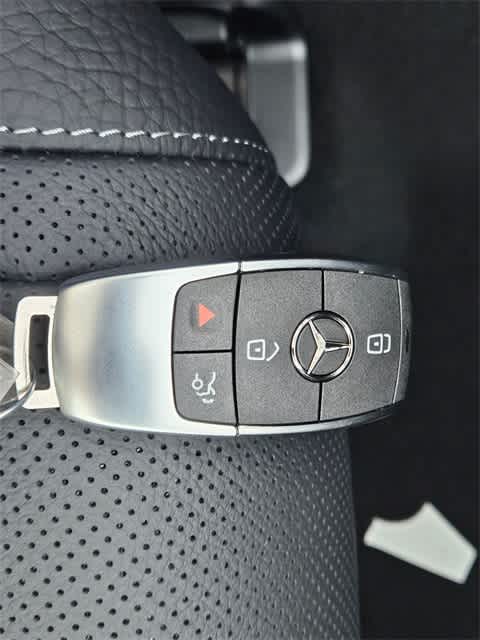 Thumbnail: 2026 Mercedes-Benz GLE - 36