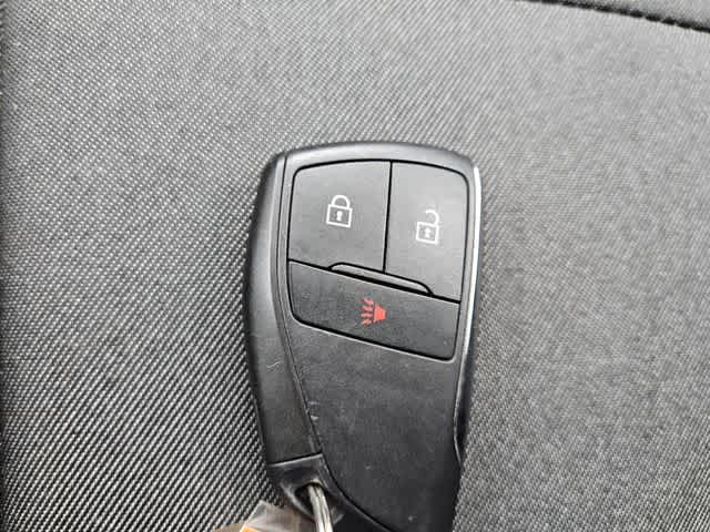 Thumbnail: 2023 Chevrolet Colorado - 32