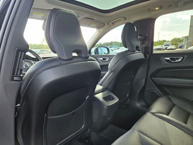 Thumbnail: 2024 Volvo XC60 - 17
