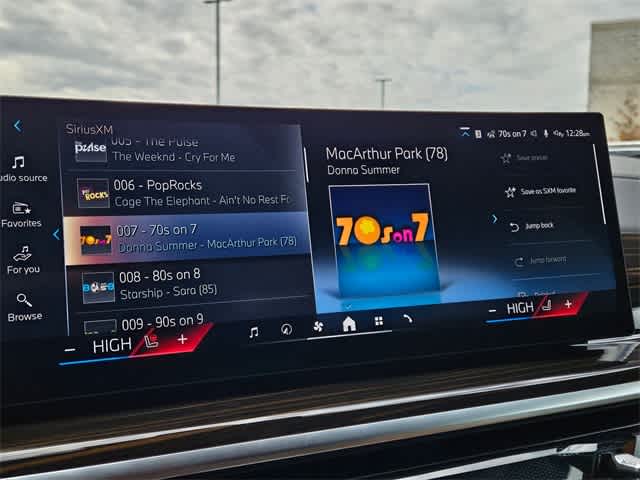 Thumbnail: 2026 BMW X7 - 32