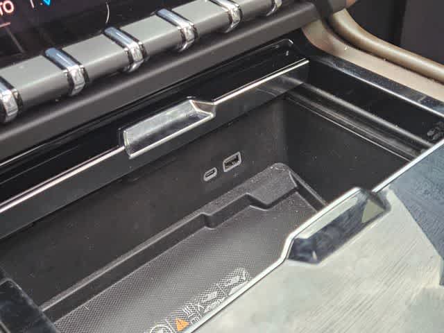 Thumbnail: 2025 GMC Yukon - 33