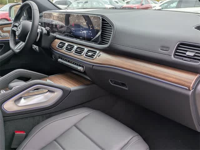 2025 Mercedes-Benz GLS 450 11