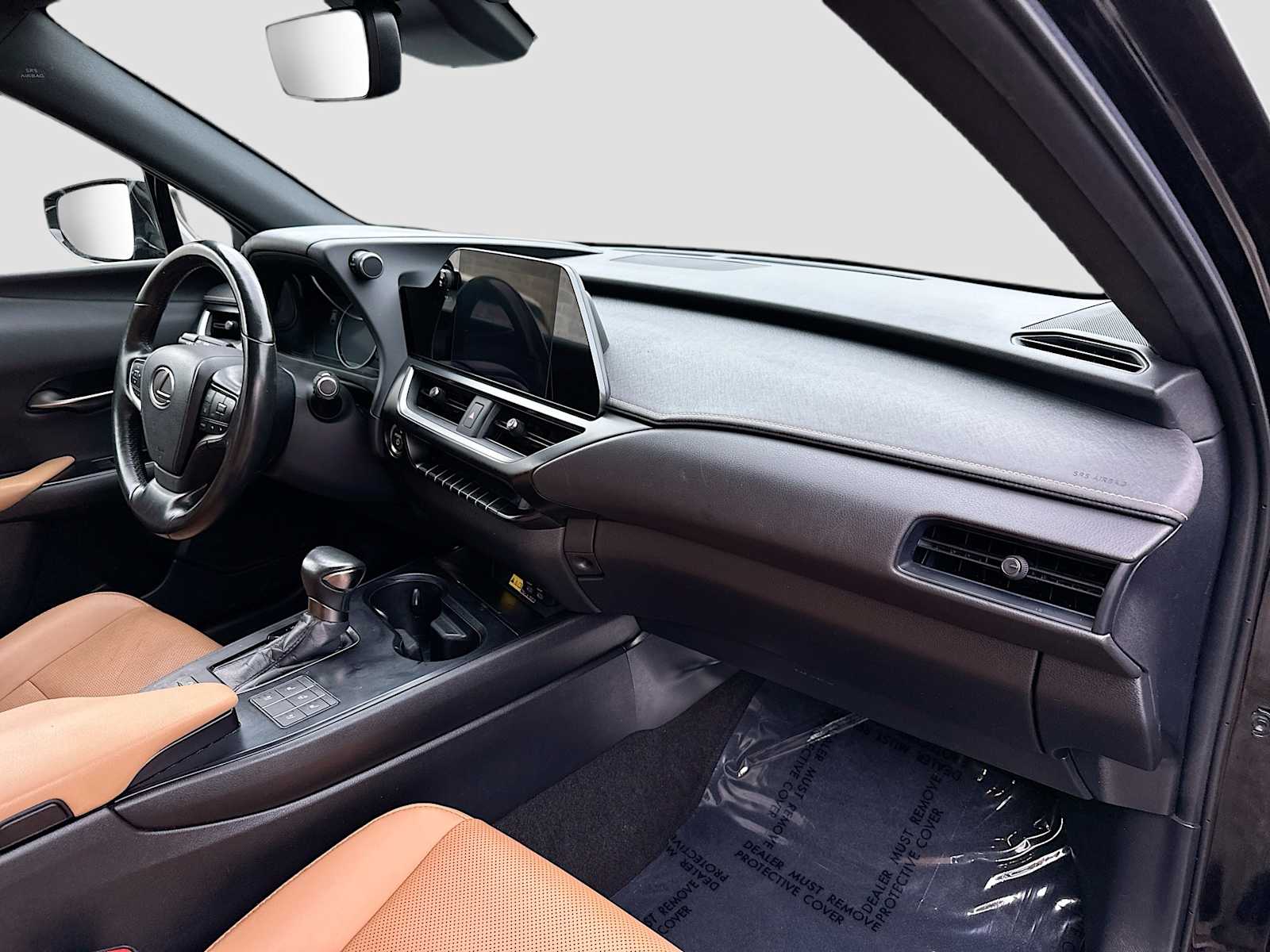 Thumbnail: 2023 Lexus UX - 28
