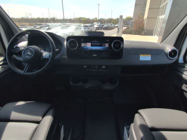 Thumbnail: 2026 Mercedes-Benz Sprinter - 14