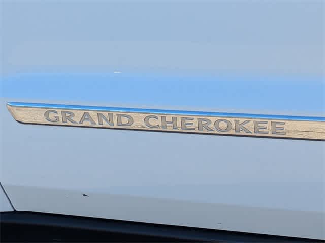 Thumbnail: 2013 Jeep Grand Cherokee - 12