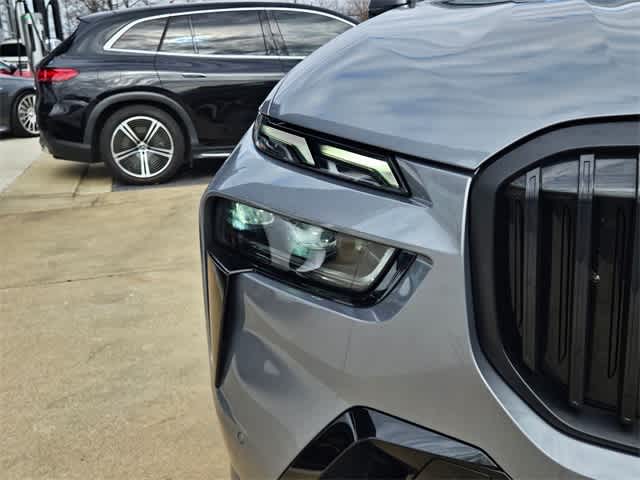 Thumbnail: 2026 BMW X7 - 10