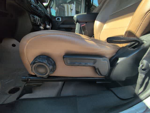 Thumbnail: 2021 Jeep Gladiator - 16