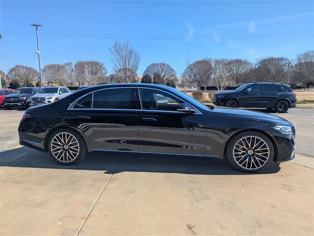 Thumbnail: 2022 Mercedes-Benz S-Class - 9