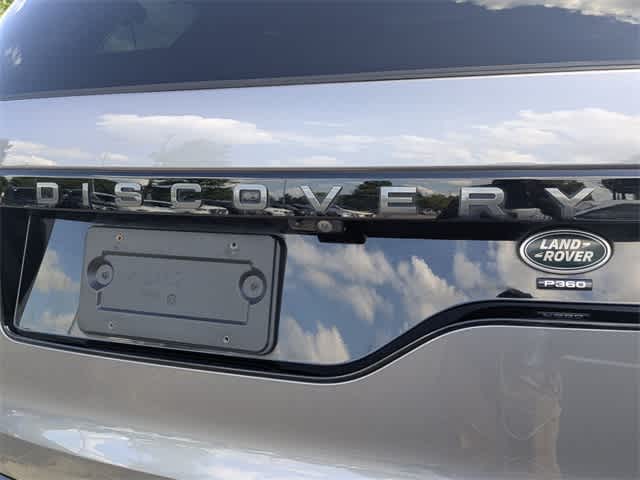 Thumbnail: 2023 Land Rover Discovery - 12