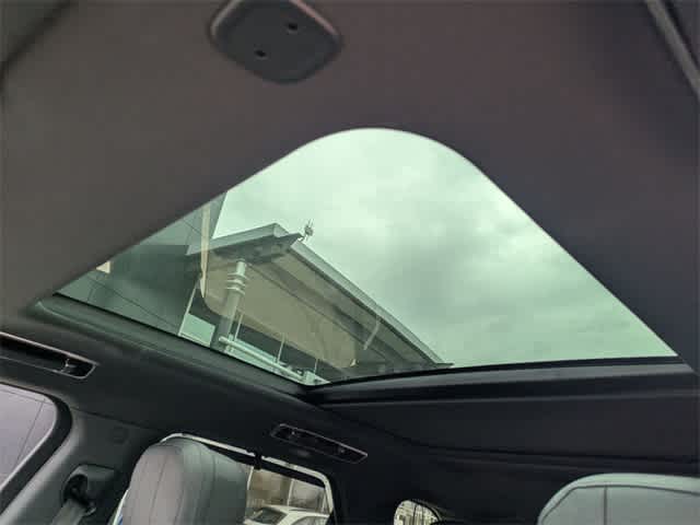 Thumbnail: 2025 Land Rover Range Rover Sport - 14