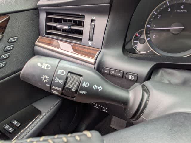 Thumbnail: 2016 Lexus ES - 25